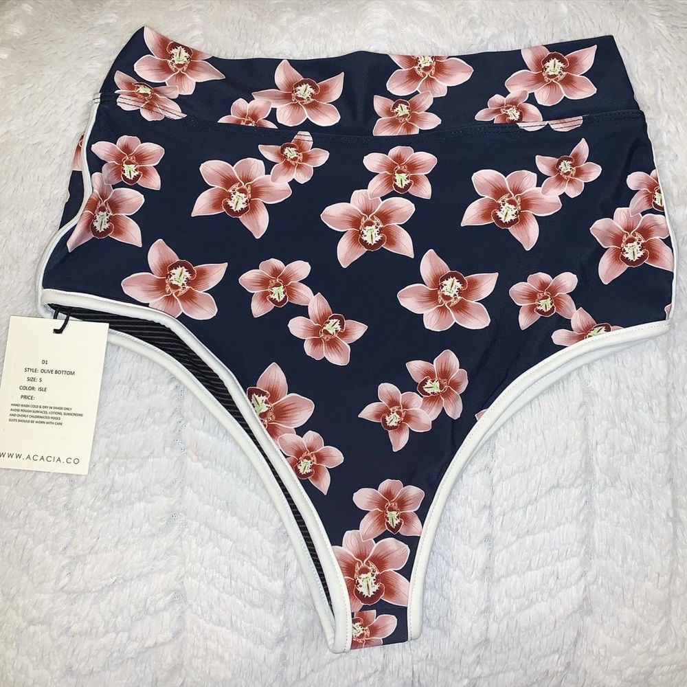 Acacia Isle Small Olive Bottoms